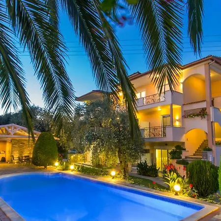 Luxury Fotini Aparthotel 2*