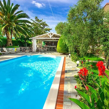 Luxury Fotini 2*