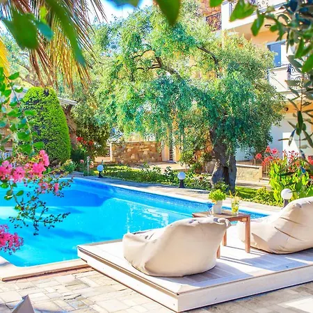 Luxury Fotini Aparthotel