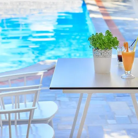 Luxury Fotini Aparthotel 4*